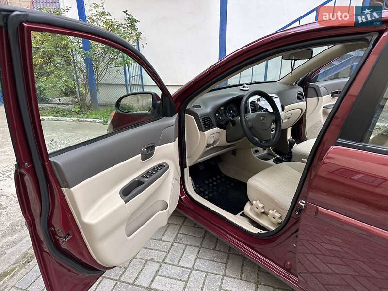 Седан Hyundai Accent 2008 в Николаеве