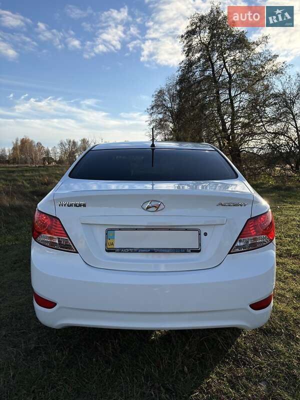 Седан Hyundai Accent 2012 в Макарове фото 3 Седан Hyundai Accent 2012 в Макарове