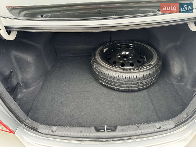 Седан Hyundai Accent 2013 в Краснограде