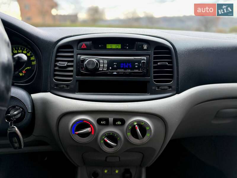 Седан Hyundai Accent 2007 в Черновцах