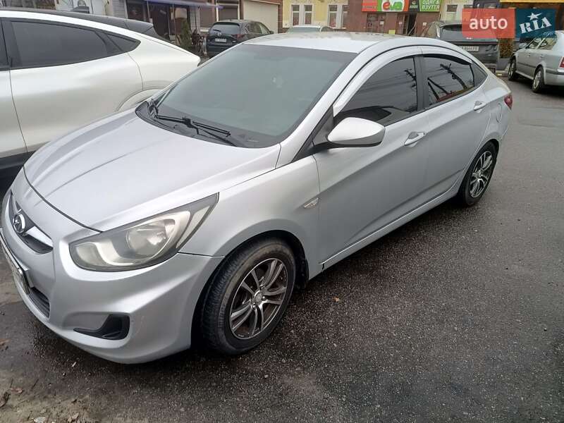 Седан Hyundai Accent 2011 в Новых Петровцах фото 5 Седан Hyundai Accent 2011 в Новых Петровцах