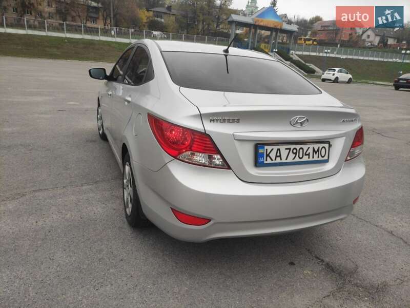 Седан Hyundai Accent 2012 в Обухове