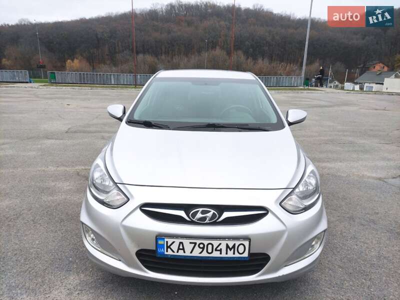 Седан Hyundai Accent 2012 в Обухове