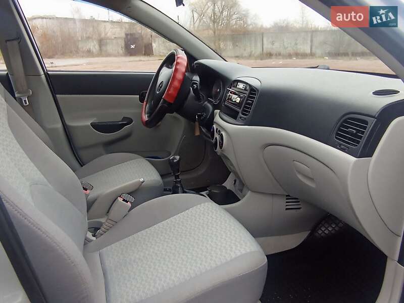 Седан Hyundai Accent 2010 в Мені фото 4 Седан Hyundai Accent 2010 в Мені