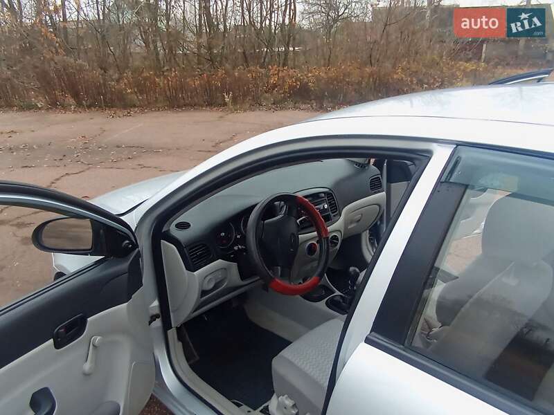 Седан Hyundai Accent 2010 в Мені фото 9 Седан Hyundai Accent 2010 в Мені