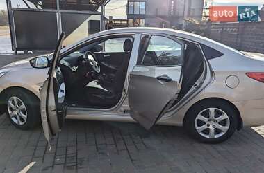 Седан Hyundai Accent 2012 в Києві