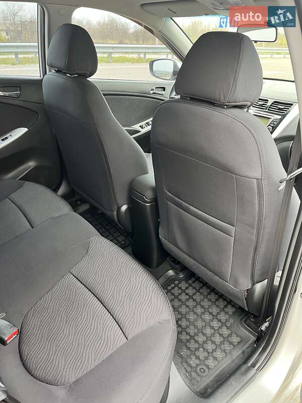 Седан Hyundai Accent 2013 в Дніпрі