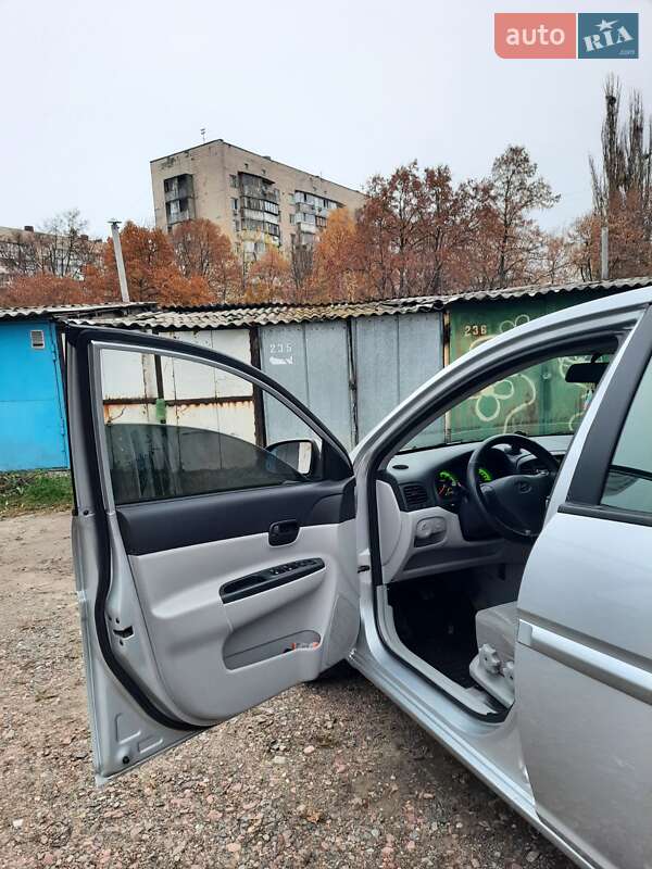 Седан Hyundai Accent 2008 в Киеве