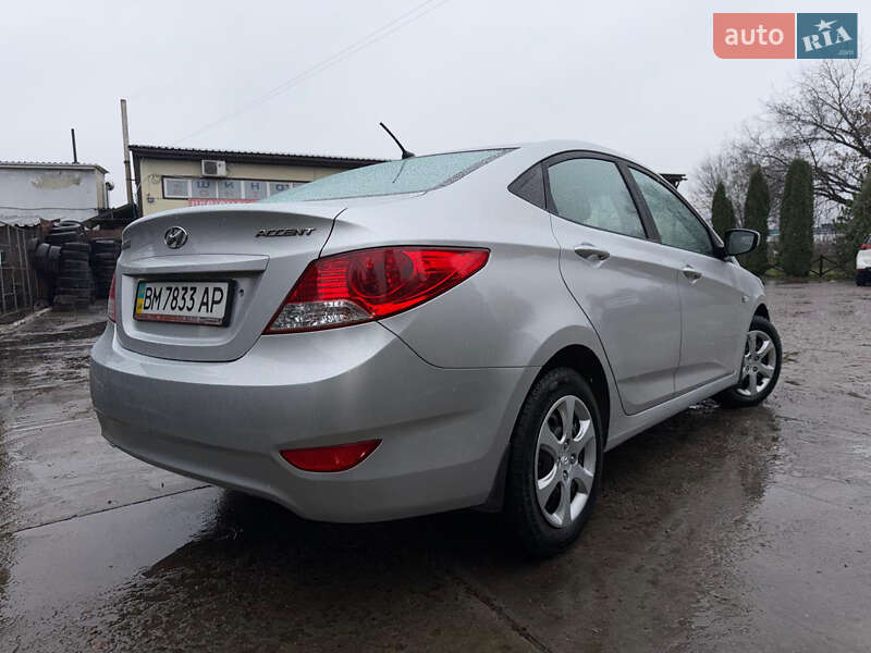 Седан Hyundai Accent 2011 в Сумах