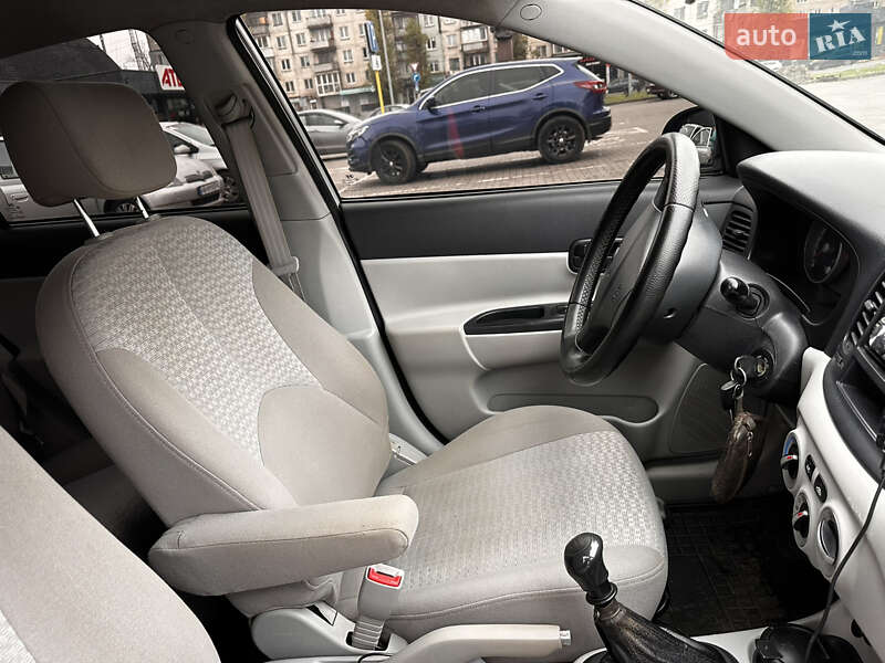 Седан Hyundai Accent 2008 в Кривом Роге