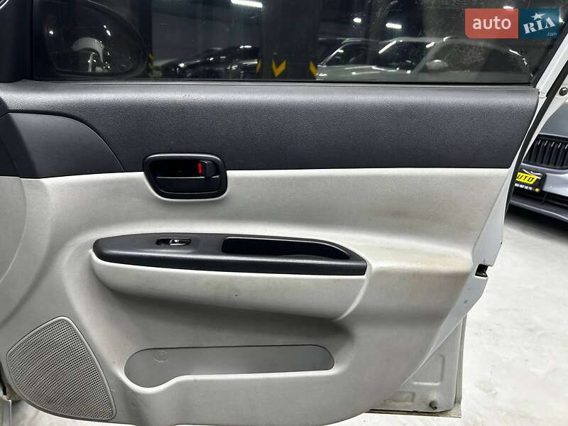 Седан Hyundai Accent 2008 в Черновцах фото 17 Седан Hyundai Accent 2008 в Черновцах