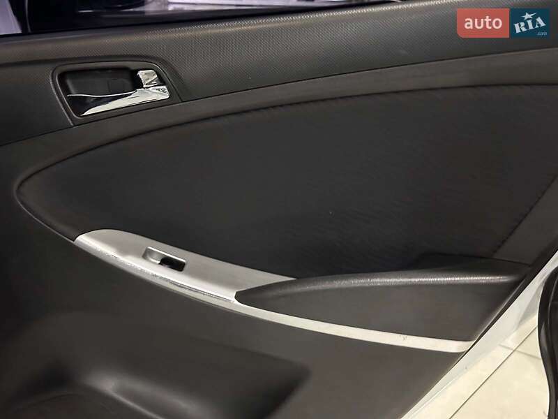 Седан Hyundai Accent 2011 в Одесі фото 13 Седан Hyundai Accent 2011 в Одесі