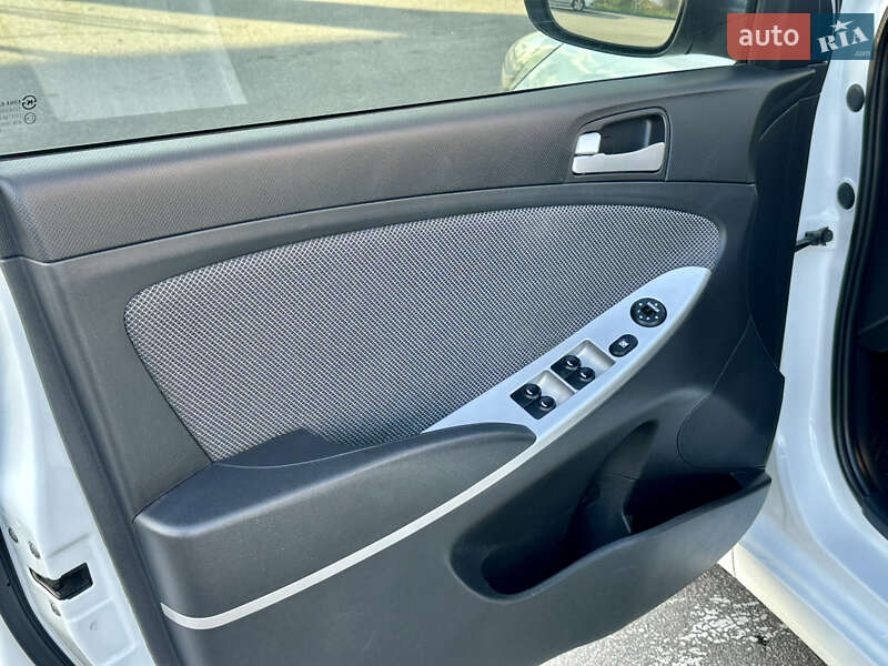 Седан Hyundai Accent 2013 в Дніпрі фото 9 Седан Hyundai Accent 2013 в Дніпрі