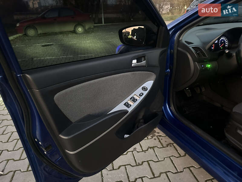 Седан Hyundai Accent 2013 в Хмельницькому фото 8 Седан Hyundai Accent 2013 в Хмельницькому