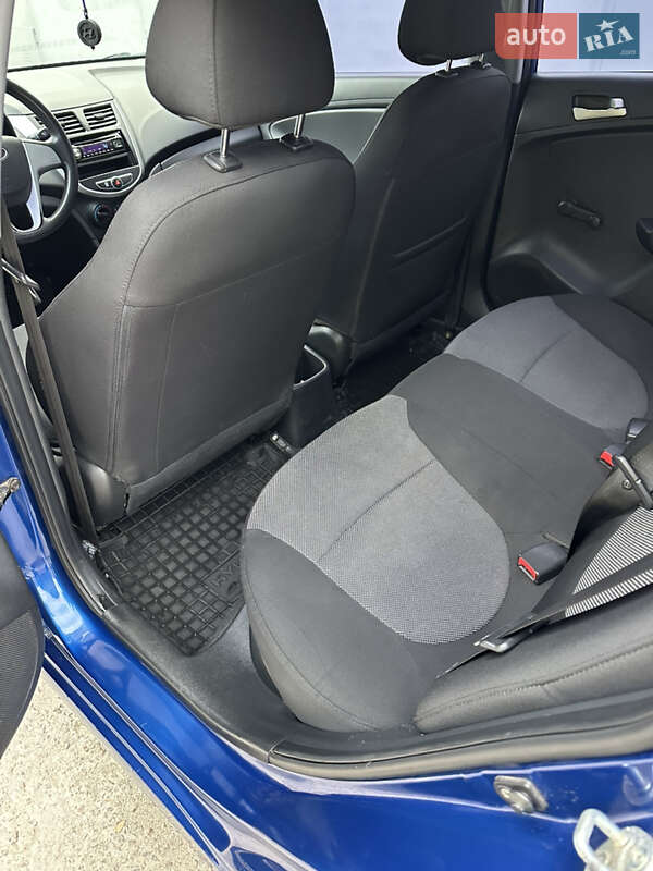 Седан Hyundai Accent 2011 в Каменском