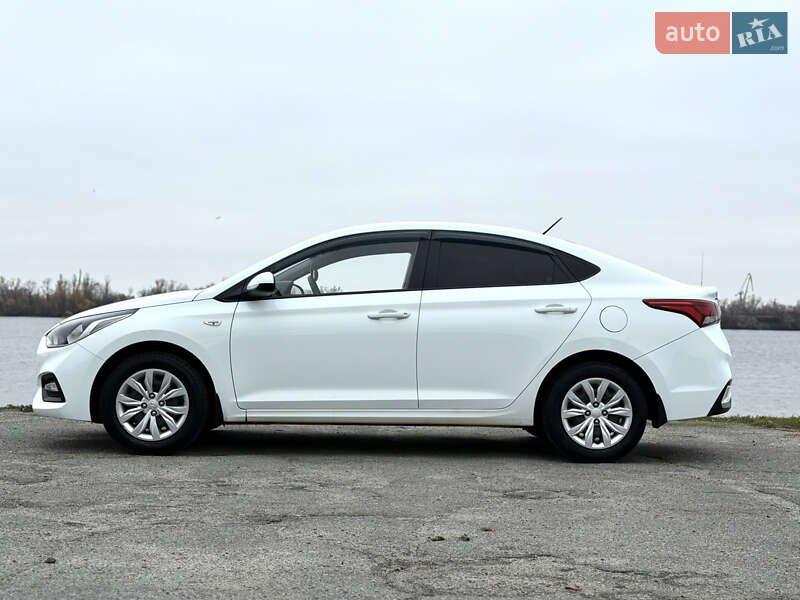 Седан Hyundai Accent 2017 в Дніпрі фото 3 Седан Hyundai Accent 2017 в Дніпрі