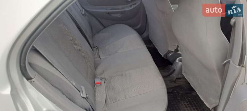 Седан Hyundai Accent 2002 в Кривом Роге фото 16 Седан Hyundai Accent 2002 в Кривом Роге