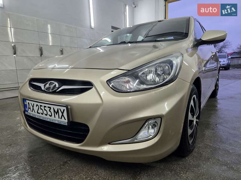 Седан Hyundai Accent 2012 в Краснограде фото 12 Седан Hyundai Accent 2012 в Краснограде