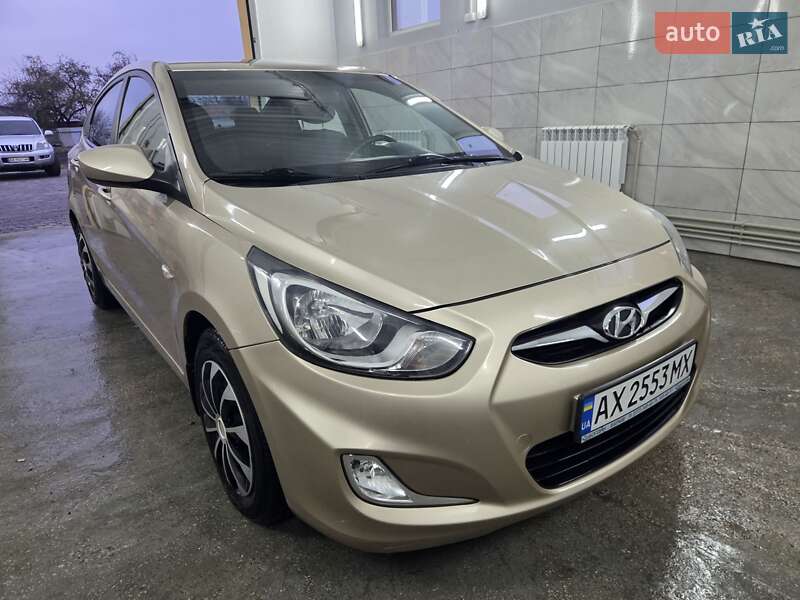 Седан Hyundai Accent 2012 в Краснограде фото 5 Седан Hyundai Accent 2012 в Краснограде