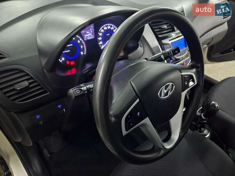Седан Hyundai Accent 2012 в Краснограде фото 15 Седан Hyundai Accent 2012 в Краснограде
