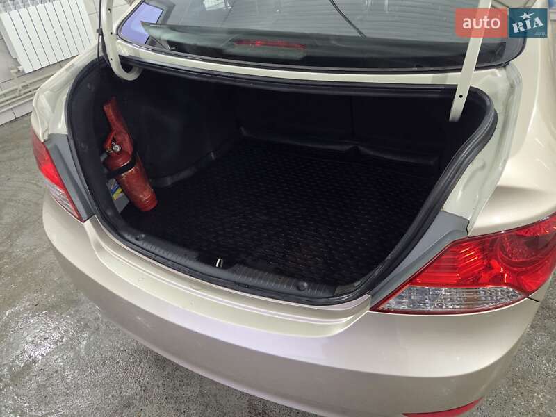 Седан Hyundai Accent 2012 в Краснограде фото 29 Седан Hyundai Accent 2012 в Краснограде