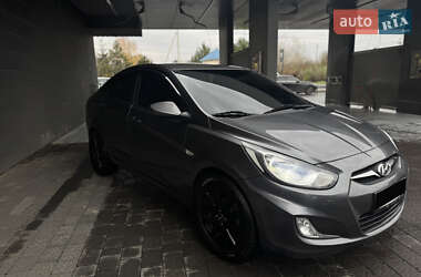 Седан Hyundai Accent 2013 в Ужгороді