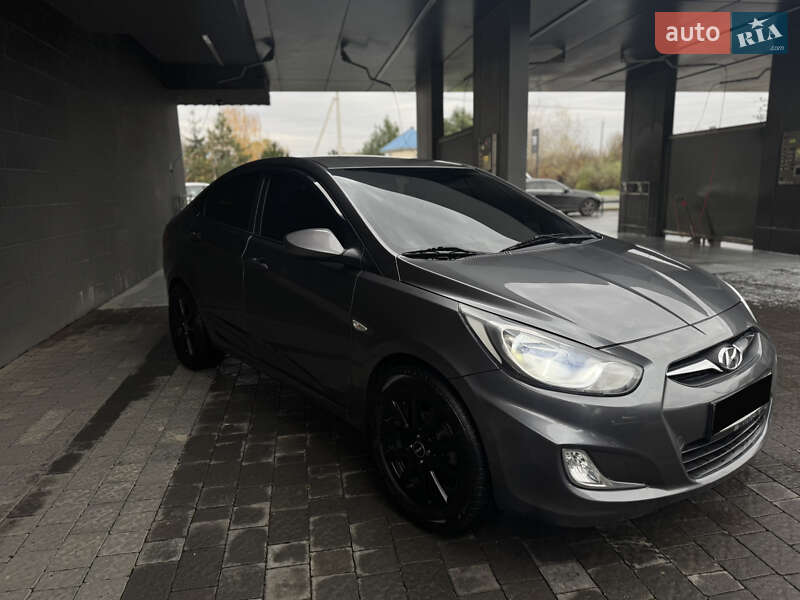 Hyundai Accent 2013 Hyundai Accent 2013