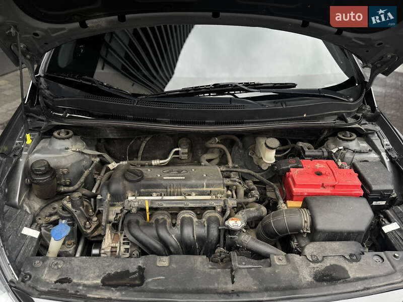 Седан Hyundai Accent 2013 в Ужгороді фото 14 Седан Hyundai Accent 2013 в Ужгороді