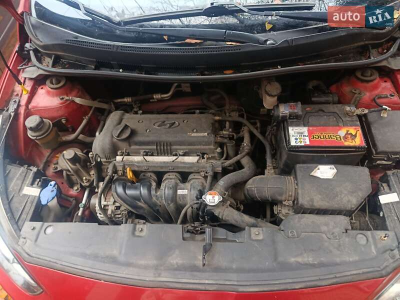 Хэтчбек Hyundai Accent 2013 в Киеве