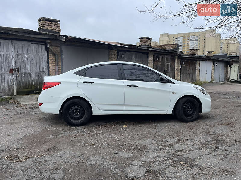 Седан Hyundai Accent 2011 в Киеве фото 3 Седан Hyundai Accent 2011 в Киеве