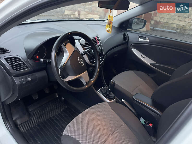 Седан Hyundai Accent 2011 в Киеве фото 10 Седан Hyundai Accent 2011 в Киеве