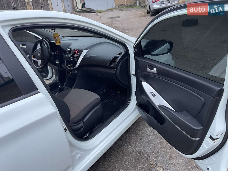 Седан Hyundai Accent 2011 в Киеве фото 12 Седан Hyundai Accent 2011 в Киеве