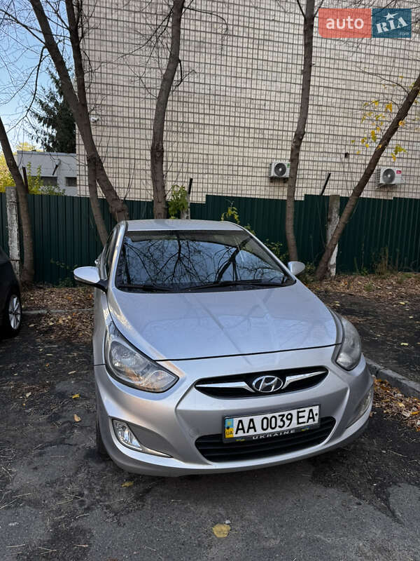 Седан Hyundai Accent 2013 в Киеве фото 3 Седан Hyundai Accent 2013 в Киеве