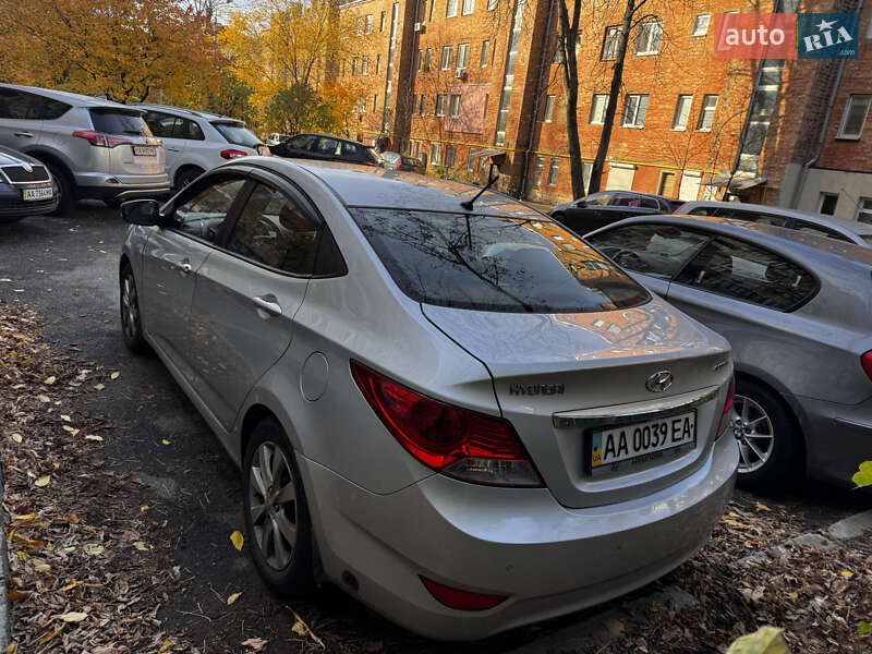 Седан Hyundai Accent 2013 в Киеве фото 4 Седан Hyundai Accent 2013 в Киеве