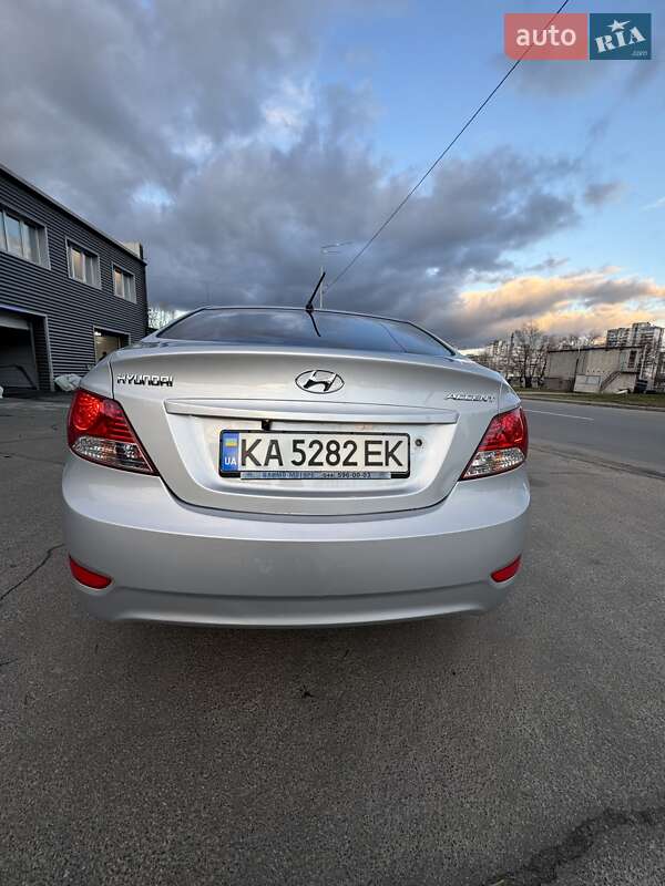 Седан Hyundai Accent 2012 в Киеве