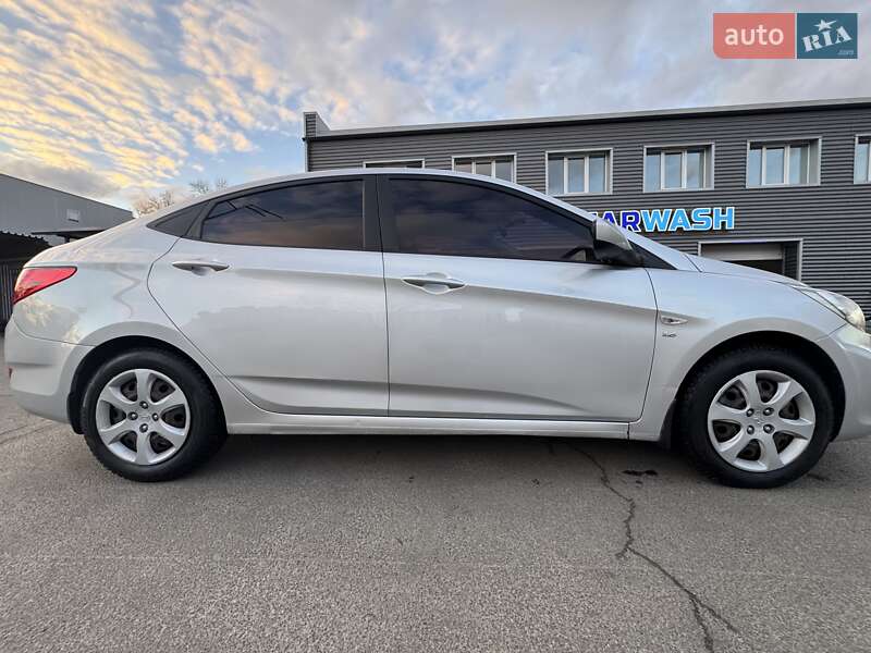 Седан Hyundai Accent 2012 в Киеве