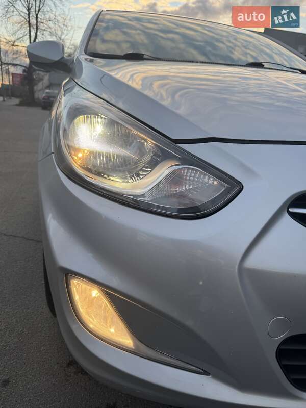 Седан Hyundai Accent 2012 в Киеве