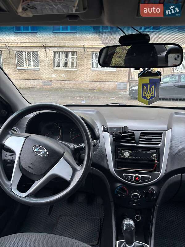 Седан Hyundai Accent 2011 в Львове
