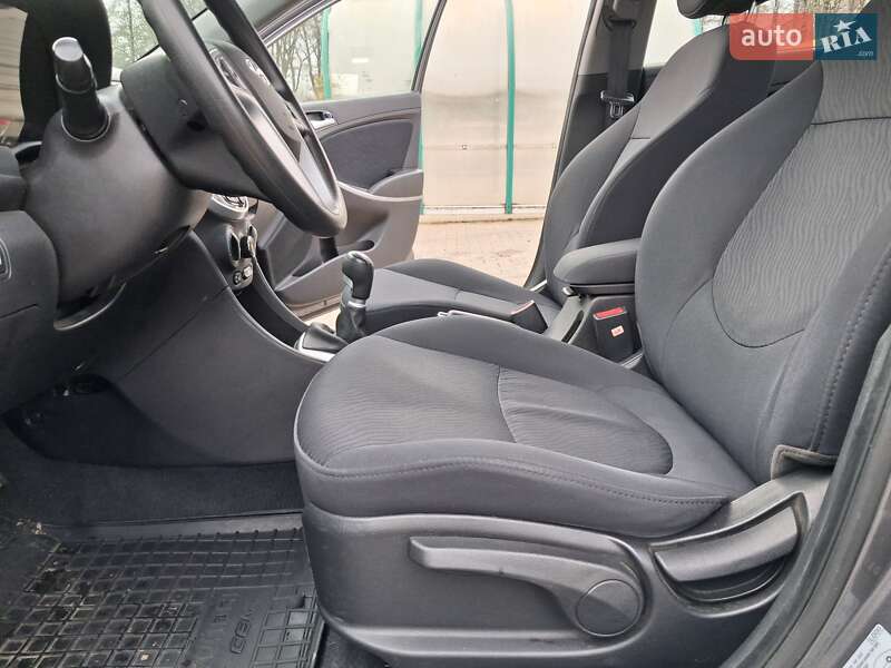 Седан Hyundai Accent 2011 в Яворове фото 4 Седан Hyundai Accent 2011 в Яворове
