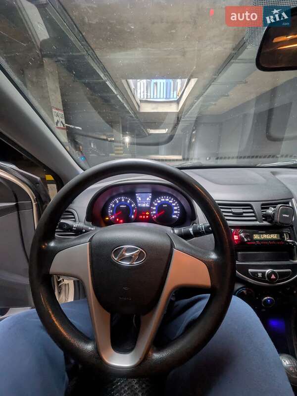Седан Hyundai Accent 2013 в Ивано-Франковске