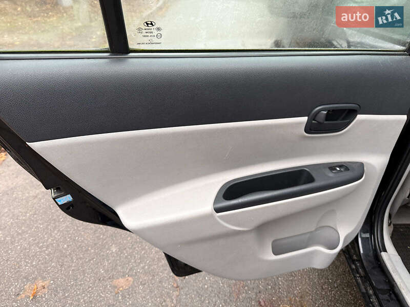 Седан Hyundai Accent 2008 в Киеве