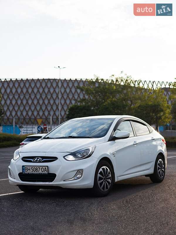 Седан Hyundai Accent 2013 в Белгороде-Днестровском фото 3 Седан Hyundai Accent 2013 в Белгороде-Днестровском