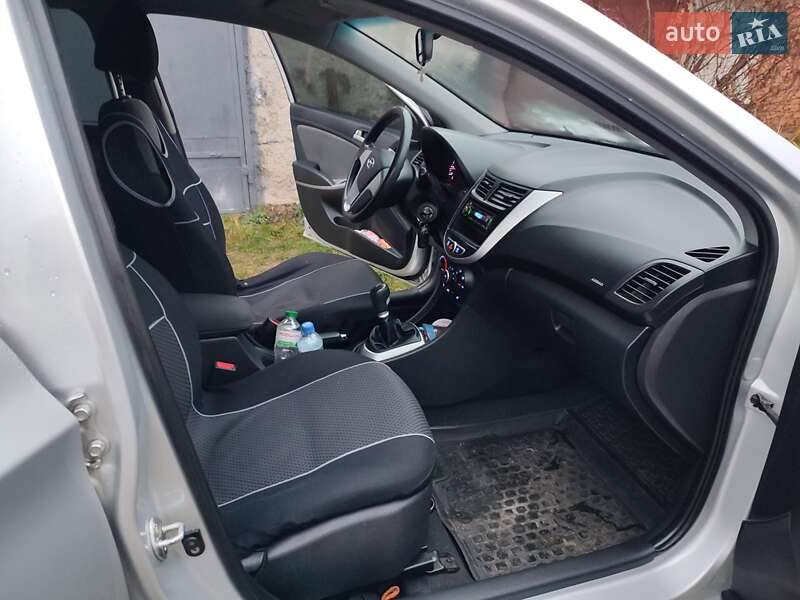 Седан Hyundai Accent 2011 в Шостке