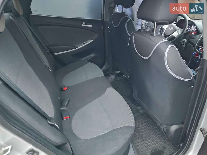 Седан Hyundai Accent 2011 в Шостке