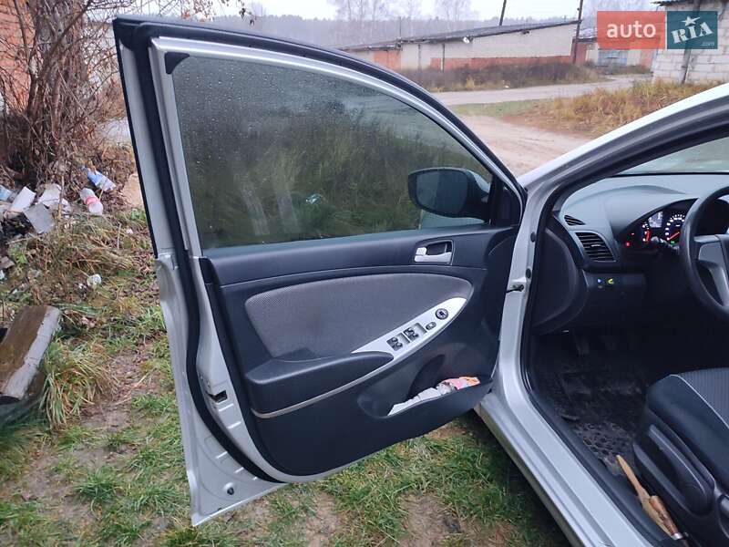 Седан Hyundai Accent 2011 в Шостке