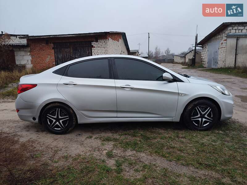 Седан Hyundai Accent 2011 в Шостке