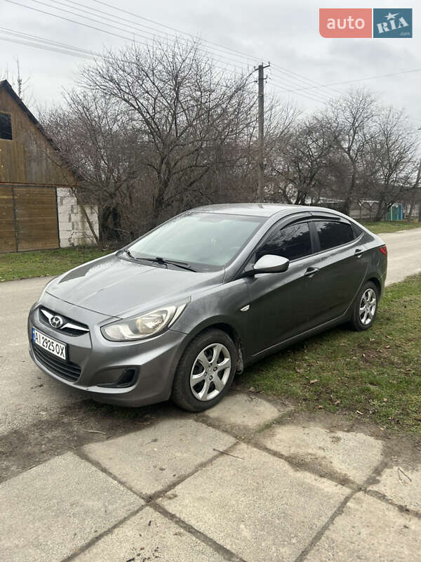 Седан Hyundai Accent 2013 в Макарове