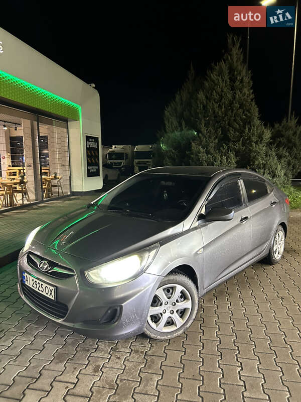 Седан Hyundai Accent 2013 в Макарове