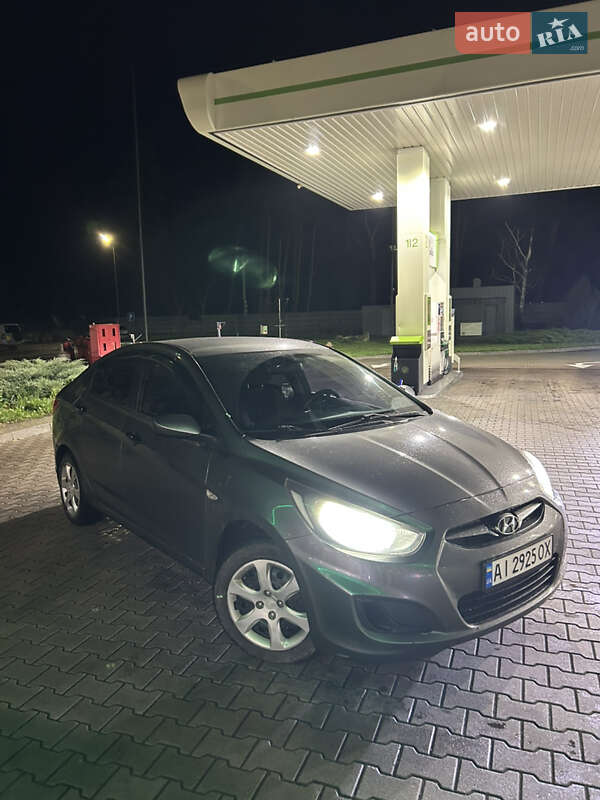 Седан Hyundai Accent 2013 в Макарове