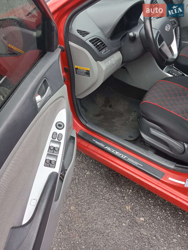 Хэтчбек Hyundai Accent 2012 в Житомире